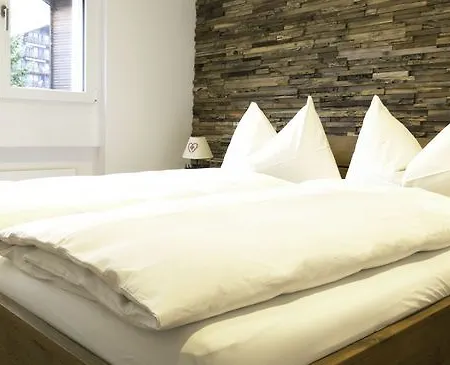 Olympia 4*